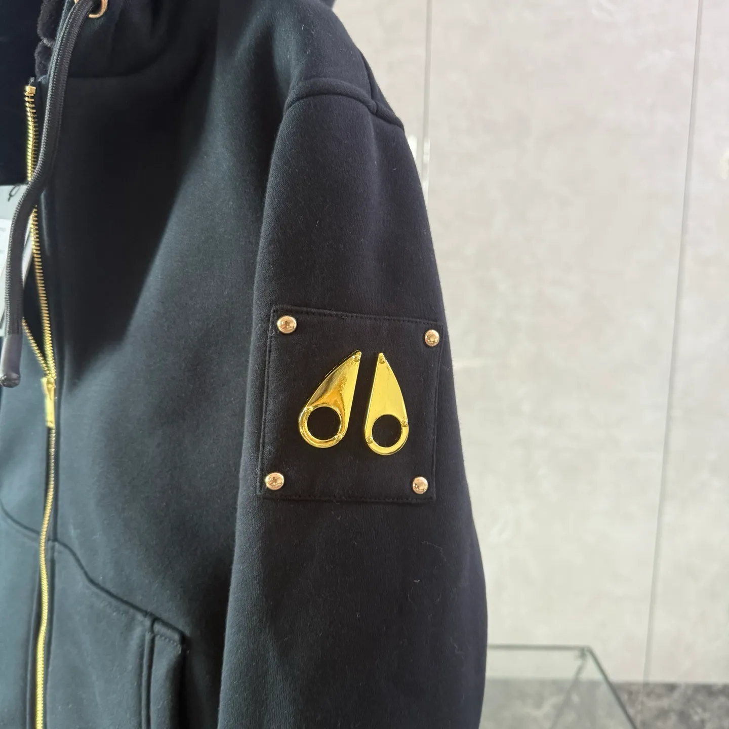 （ ） Moose Knuckles SS 23 、 ， ， ， 🍃 ， ， ， ☁️ ！ ♾️ ： ， Premium ， Authentic ！ Size：S-XXL 👉 👉
